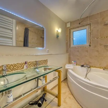 Apartment Nice Businessflat, Center, Free Parking, Business Or Holidays