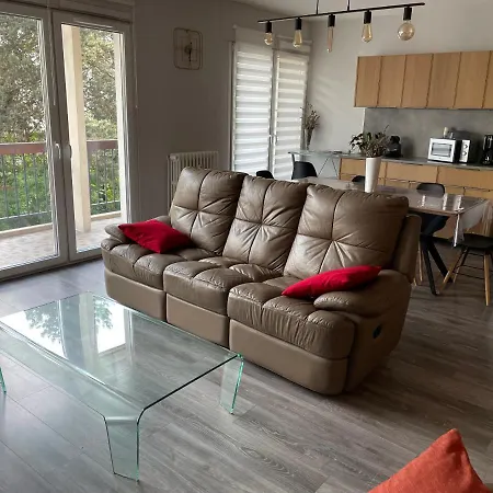 Nice Businessflat, Center, Free Parking, Business Or Holidays Apartment